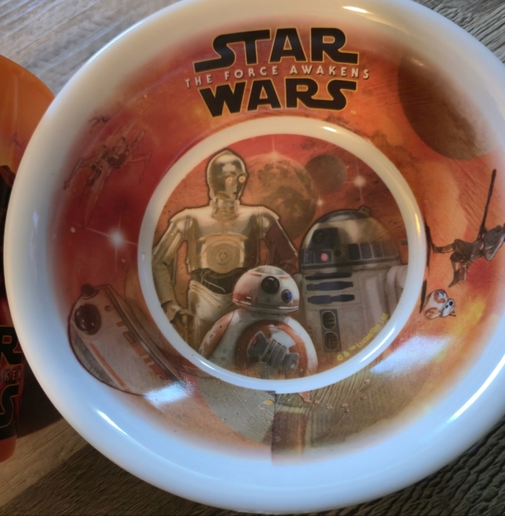 Star Wars Force Awakens Kids Trudeau Dinnerware Set Bowl & Cup R2D2 BB-8 Kylo - Picture 2 of 6
